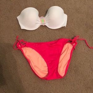 Victoria’s Secret bathing suit 👙